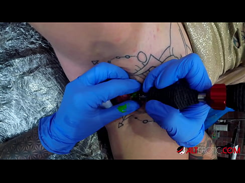 ❤️ tattooed ທີ່ສຸດ Hottie Sully Savage ໄດ້ຮັບ tattoo ສຸດ clitoris ຂອງນາງ ❤️❌ ຮູບໂປ້ທາງຮູທະວານ ຢູ່ຄອມ lo.mass-pr.ru ❤